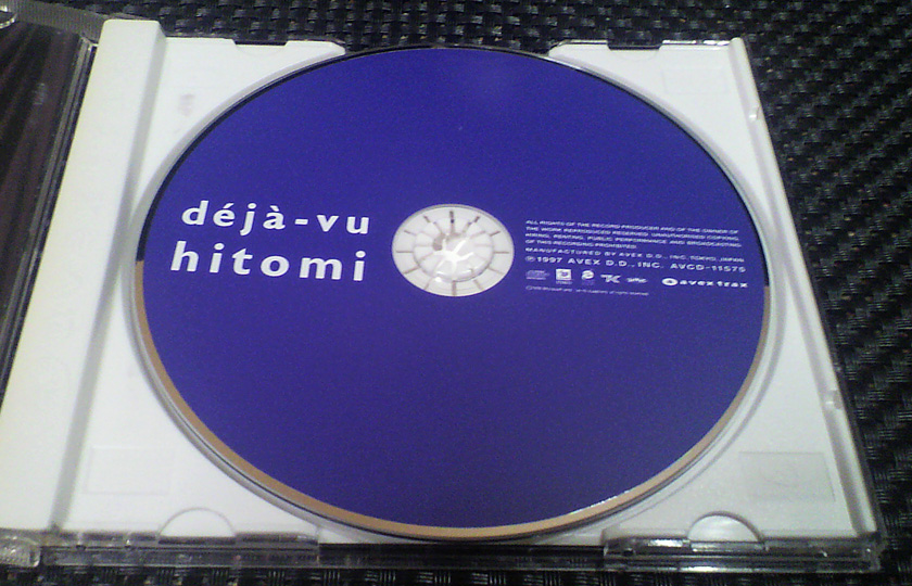 hitomi - deja-vu 2.jpg