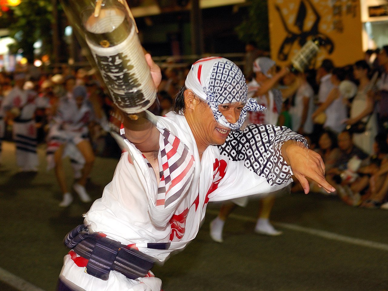 Awa-odori_2008_Tokushima_02.jpg