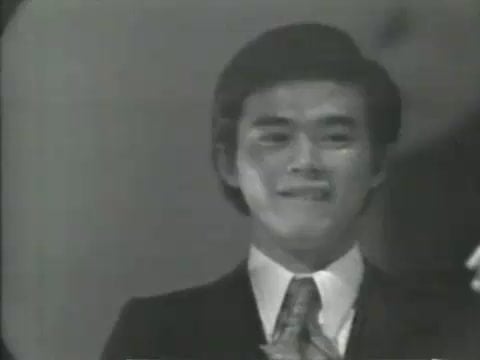 水前寺清子都はるみいしだあゆみ - 夜ヒット(1969)[(003346)00-28-35].JPG